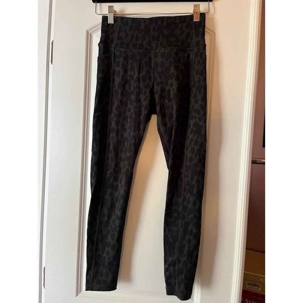 Victoria’s Secret Pocket Leggings Size 4
